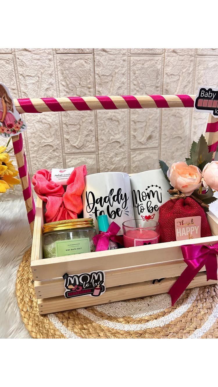 Gift crate with Mom to be and Daddy to be mugs and spa products